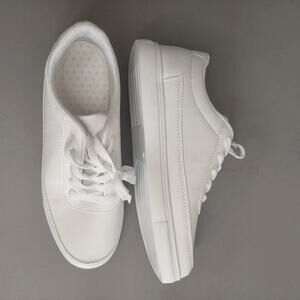 NWOT All White Minimalist Lace-Up Sneakers Womens Size 9